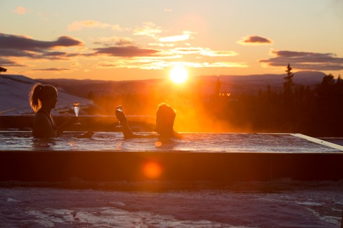 Norefjell ski & spa hotel-Norefjell, outdoor hot tub in the sunset