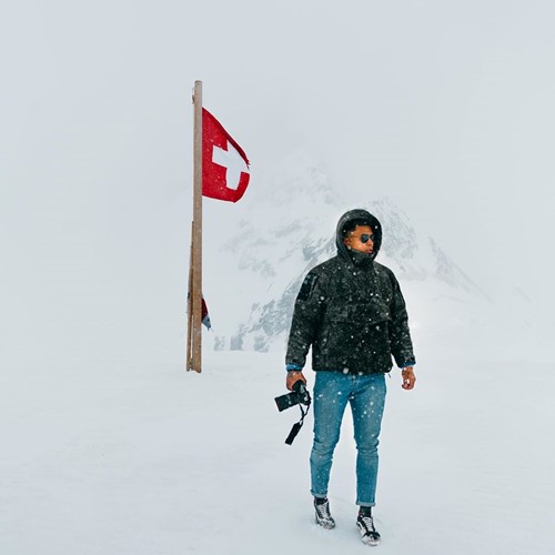 lone photographer top of jungfraujoch