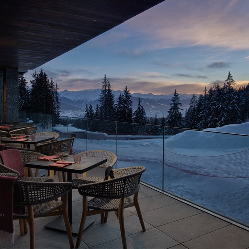 Six Senses Crans-Montana Restaurant Byakko Terrace ©Six Senses Hotels Resorts & Spas.jpg