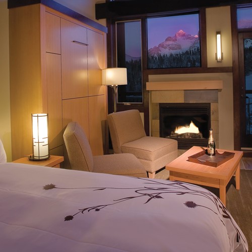 Sunshine Mountain Lodge - double room - ski accommodation in Canada