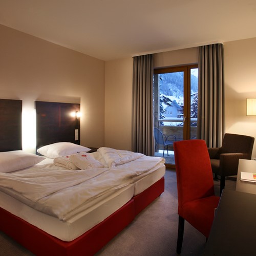 Hotel Banyan, ski accommodation in St Anton, Austria. Double bedroom