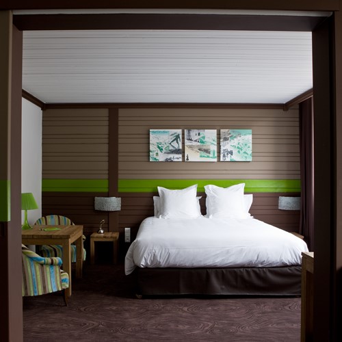 Hotel Ormelune-Val d'Isere-France-green bedroom