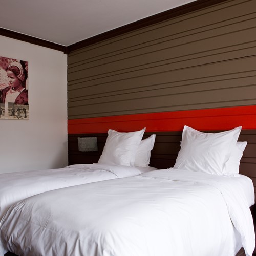 Hotel Ormelune-Val d'Isere-France-red bedroom