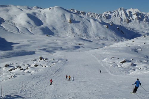 les arcs empty almost empty slope why book a ski break in january