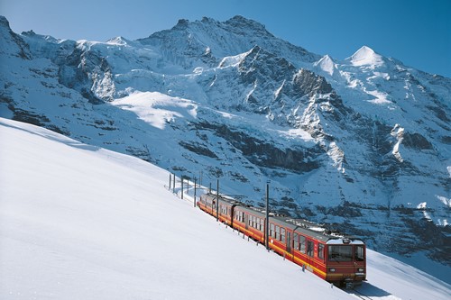 Train to Grindelwald, ski switzerland