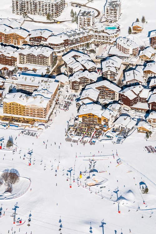 val disere-France-ski pistes into Val d'isere village