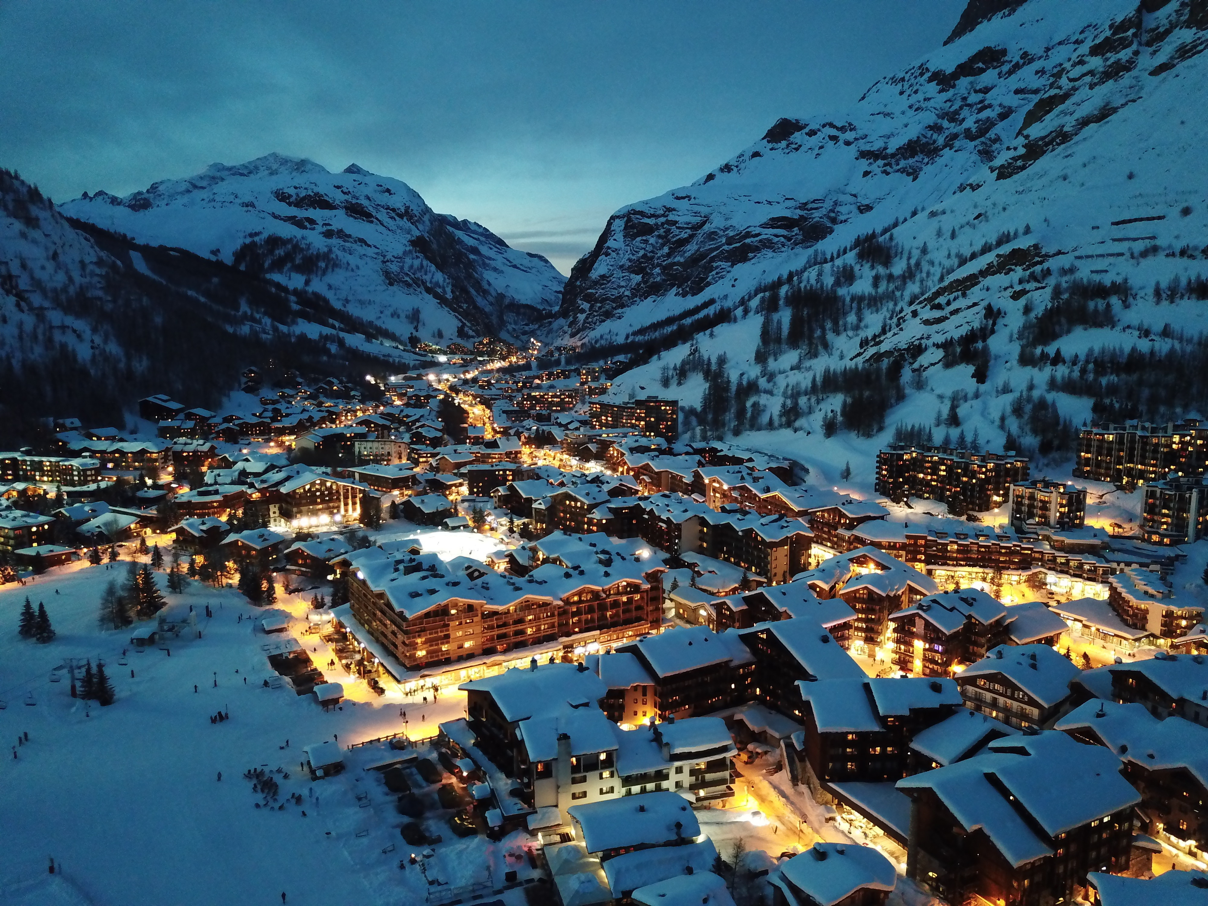 Val d'Isere-ski holidays-France-village lit up at night