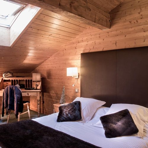 Hotel Beauregard-La Clusaz-guest room in the eaves