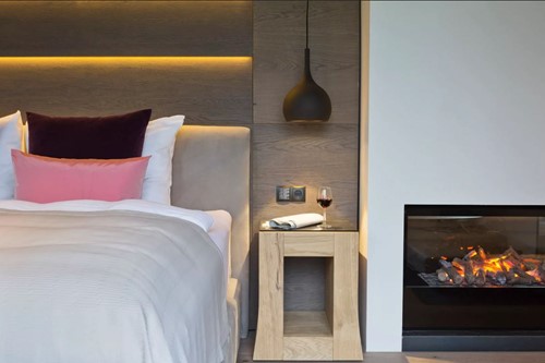 Hotel-Elisabeth-Mayrhofen-penthouse-suite-bed.JPG