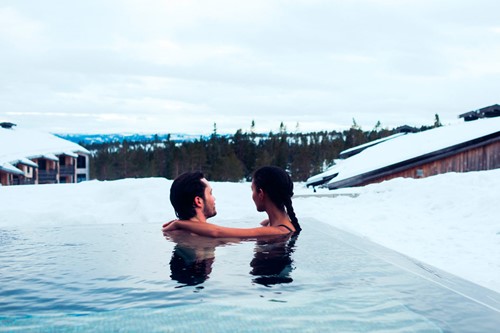 Norefjell-ski-and-spa-suite-hot-tub.jpg