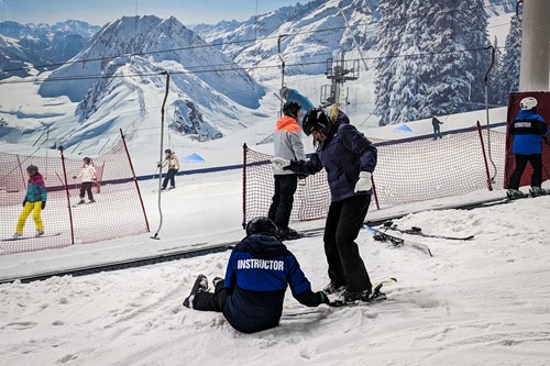 Hemel-Hempstead-sorting-out-skis.jpg