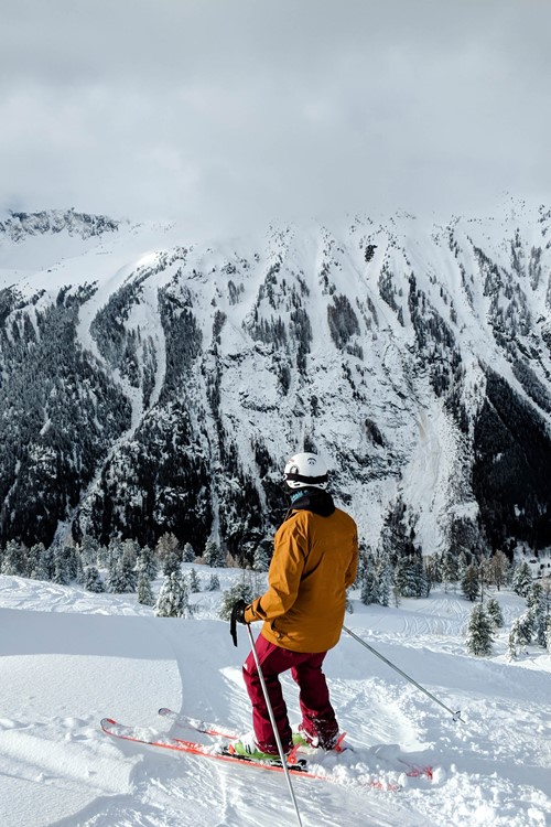 201801 Chamonix Skiing liam and mountains of piste no number.jpg