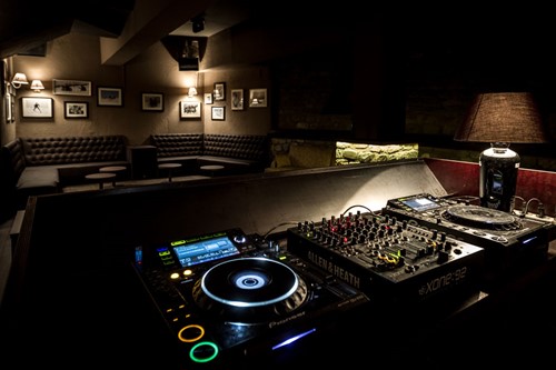 courmayeur DJ Club Haus 80s