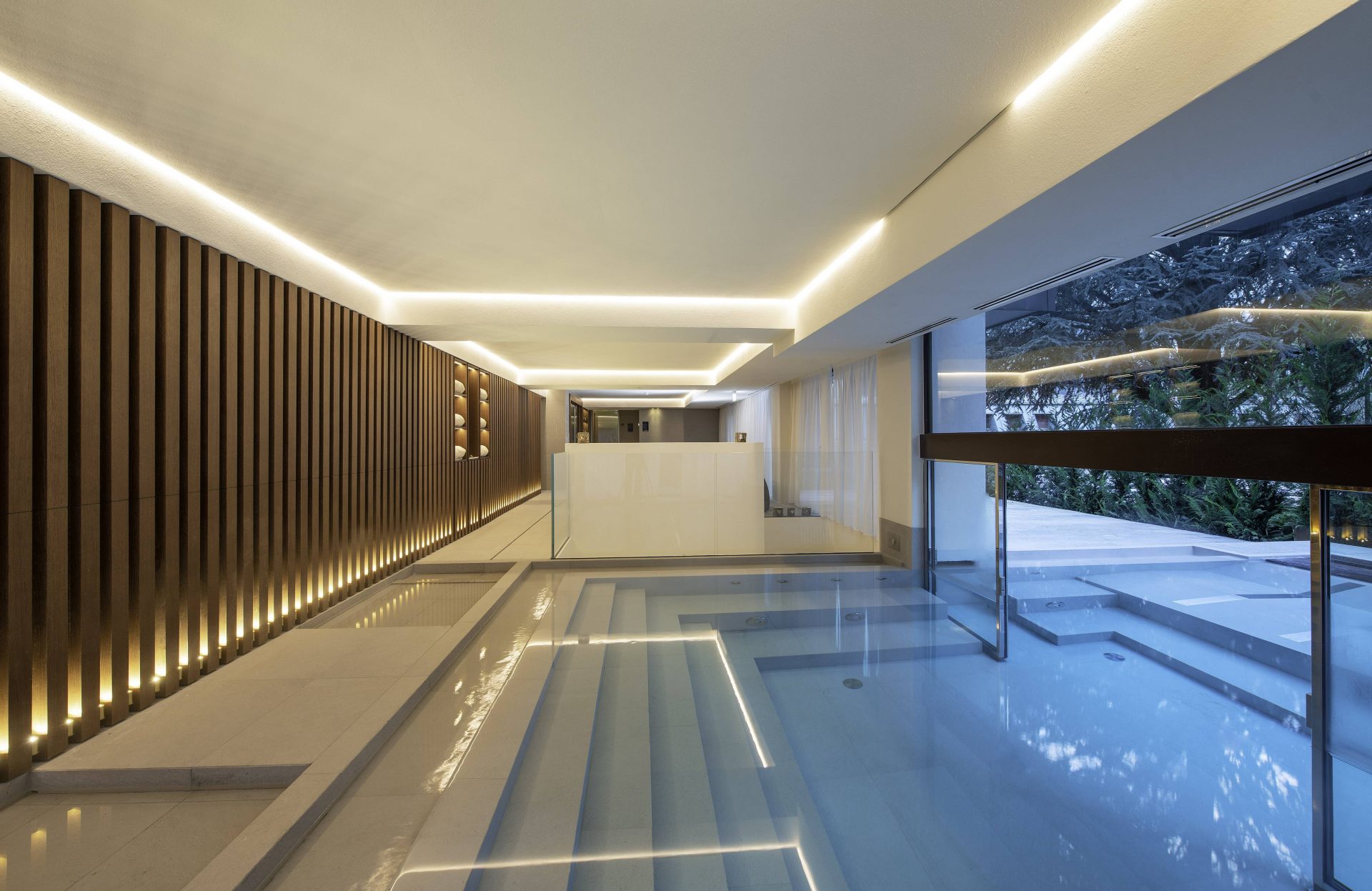 Le Massif spa pool.jpg