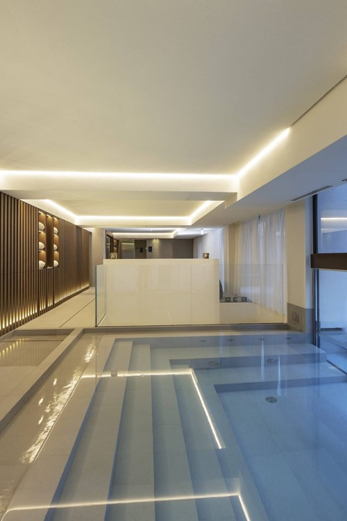 Le Massif spa pool.jpg