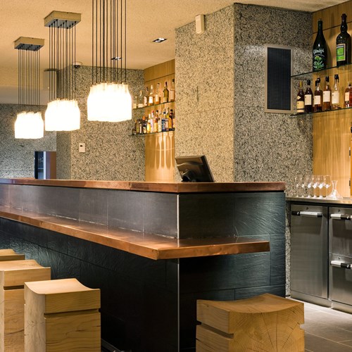 Le-Morgane-Chamonix-bar.jpg