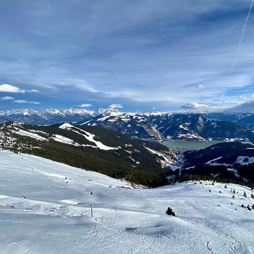 Zell am See, yesterday  📷: @gkusdian via Instagram