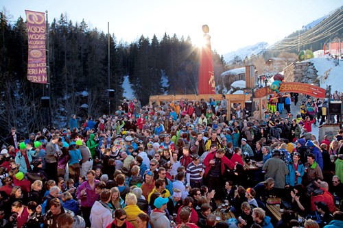 mooserwirt sunset outside apres ski in st anton