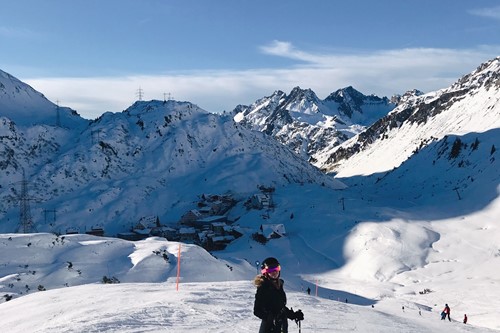 lily skiing