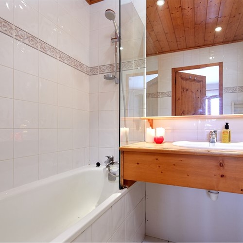chalet-monique-courchevel-bathroom.jpg