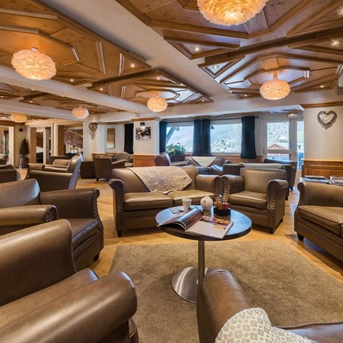 Hotel_le_Petit_Dru_Lounge_Area.jpg