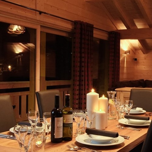 Chalet-poudreuse-dining-table.jpg