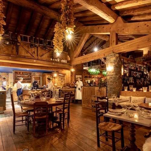 hotel-les-suites-maison-bouvier-tignes-kitchen.jpg