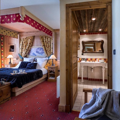 hotel-les-suites-du-montana-tignes_double_room_with_bathroom.jpg