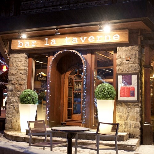 hotel-samoyede-morzine_bar_exterior.jpg