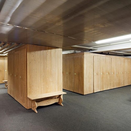 hotel-le-vanessa-verbier-ski-room-lockers.jpg