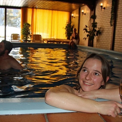hotel-mooser-kreuz-st-anton-pool.jpg