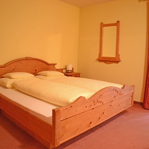 hotel-mooser-kreuz-st-anton-double-room-2.jpg