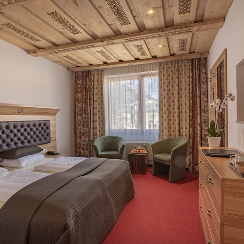 hotel-neue-post-zell-am-see-standard-room-3.jpg