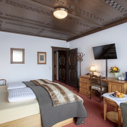 hotel-neue-post-zell-am-see-standard-room-4.jpg