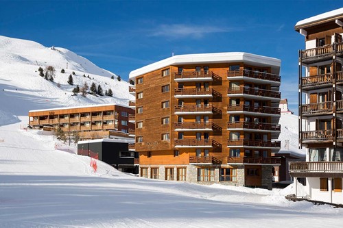 Araucaria Exterior.jpg