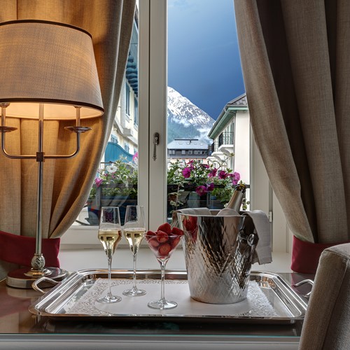 CHAMPAGNE VUE MONTAGNE....jpg