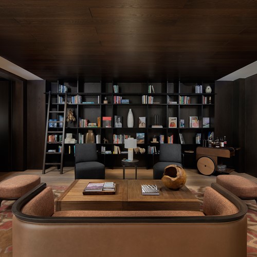 Six Senses Crans-Montana Ora Bar & Lounge Library ©Six Senses Hotels Resorts & Spas.jpg