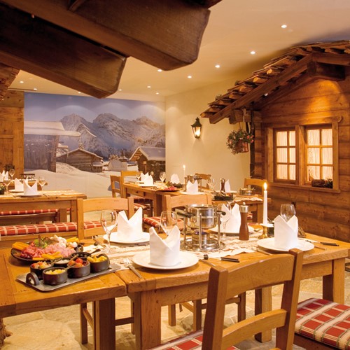 Silvretta-Parkhotel-Klosters-Dining.jpg