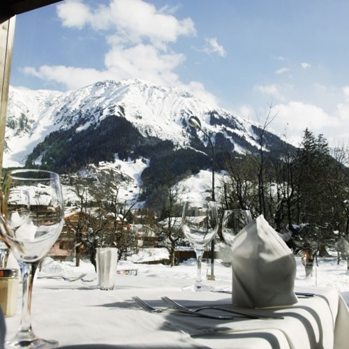 Silvretta-Parkhotel-Klosters-Panorama-restaurant-ausblick.jpg