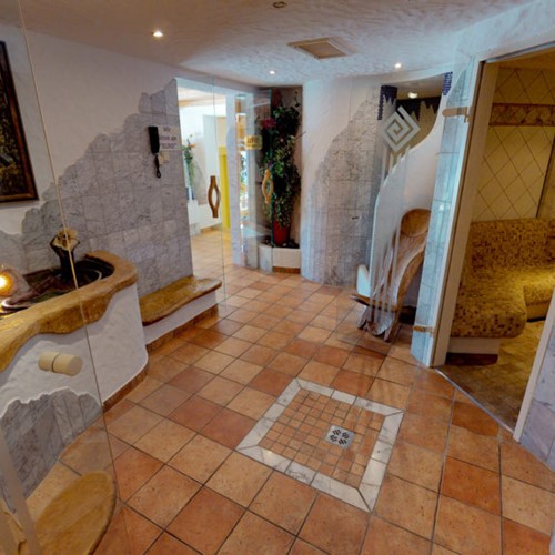 Wellness_Eingang-1024x576.jpg
