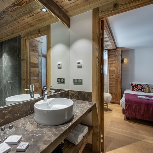 Appartement Fusée - Location chalets Covarel - Val d'Isère Alpes - France – salle de bain 1.jpg