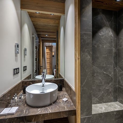 Appartement Fusée - Location chalets Covarel - Val d'Isère Alpes - France – salle de bain 2.jpg