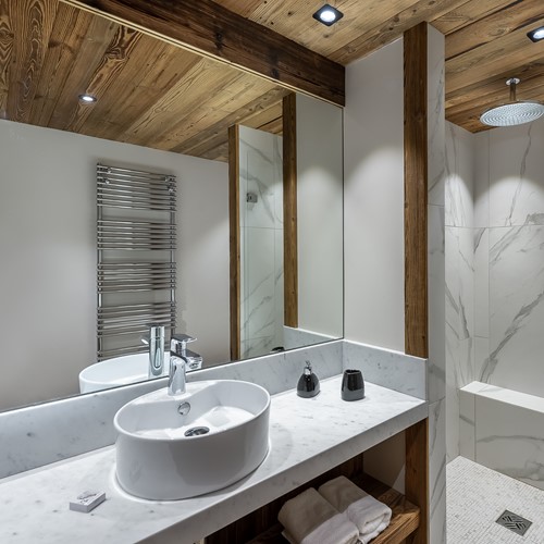 Appartement Fusée - Location chalets Covarel - Val d'Isère Alpes - France – salle de bain 3.jpg