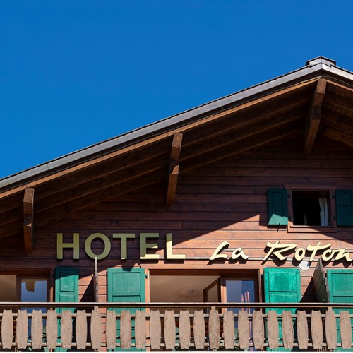 LaRotonde_040920_397xf.jpg