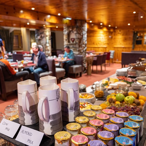 Hôtel l'Aiguille Percée - Petit déjeuner 005.jpg