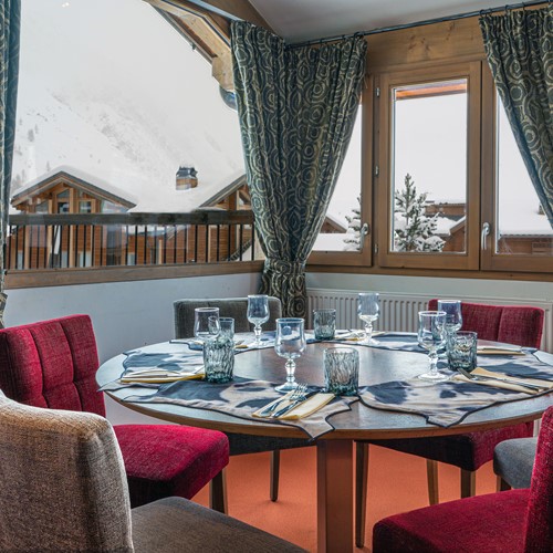 Hôtel l'Aiguille Percée - Restaurant 004.jpg