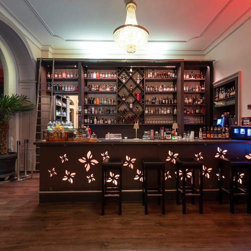 Hotel Terrace Porticos Gin Bar (3).jpg