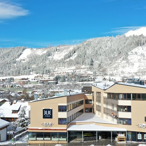 tui-blue-schladming-hotelfront-winter-mountains.jpg