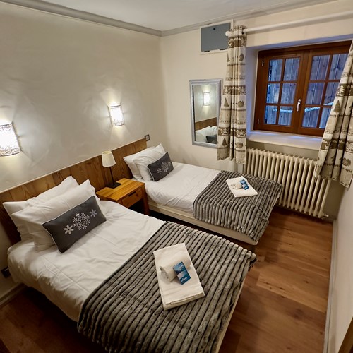 Room-7-mouria_dec24.jpg