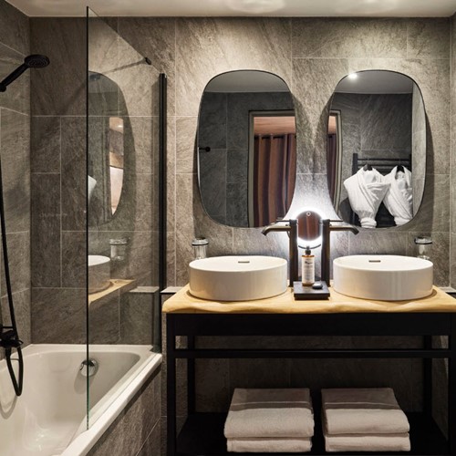 Bathrooms L'Arboisie.jpg